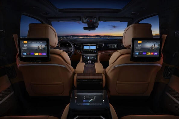 Test af SUV'en Jeep Grand Wagoneer Foto 6