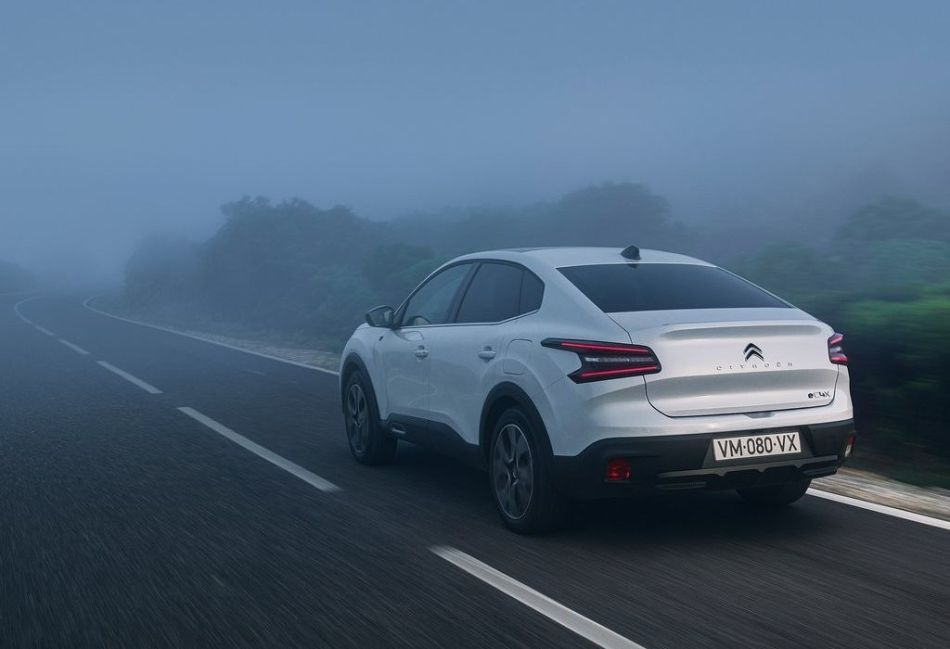Test af den 'crossover'-agtige sedan Citroen C4 X