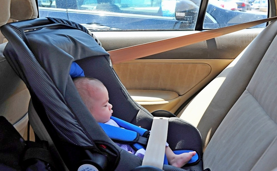 Sådan vælger du en autostol til børn: tips og anbefalinger