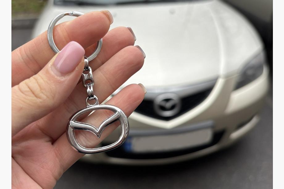 Mazda Metallisk nøglering med Mazda-logo Image