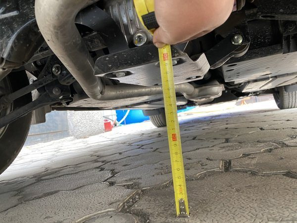 Hvad er bilens frihøjde: måling og forskelle mellem modeller