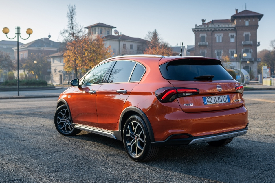 Test af crossover-hatchbacken Fiat Tipo Cross
