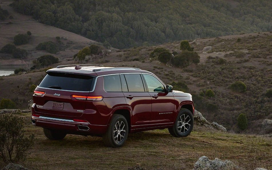 Test af Jeep Grand Cherokee L: luksus og rå styrke