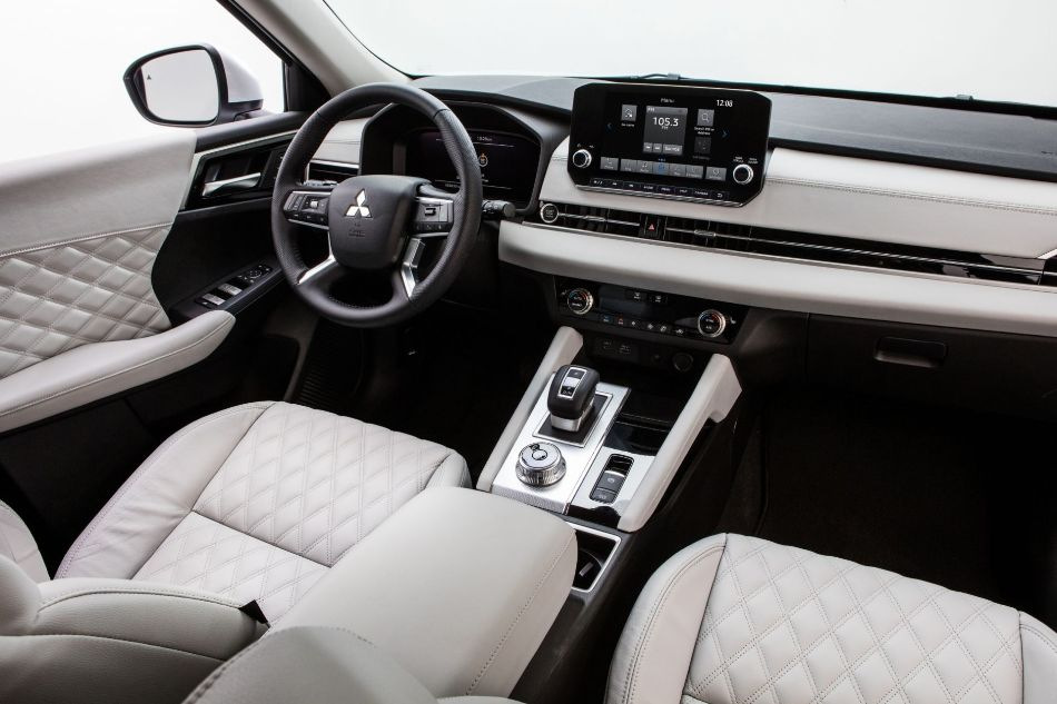 Test af Mitsubishi Outlander: elegance og komfort i harmoni