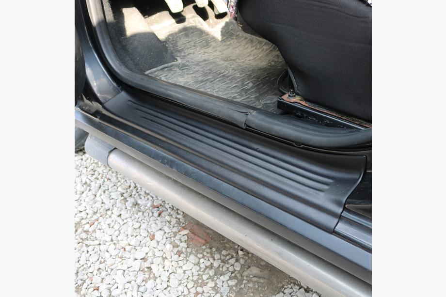 Dacia Sandero 2013–2020 EuroCap dørtrinslister (4 stk., ABS) Image