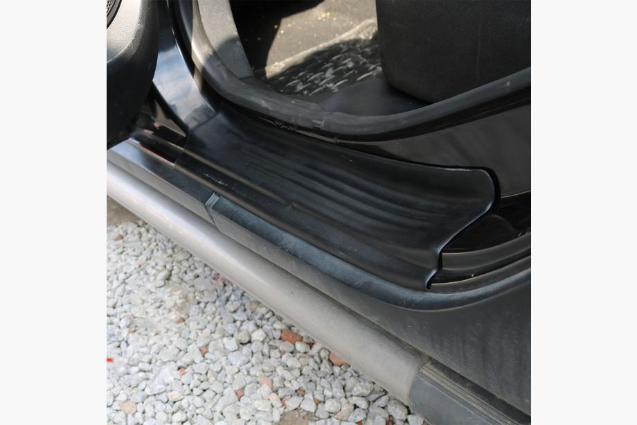 Renault Sandero 2013–2022 EuroCap dørtrinslister (4 stk., ABS) Foto 4