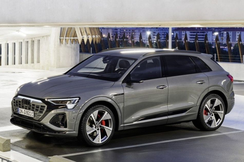 Elektrisk firehjulstrukket SUV Audi Q8 e-tron