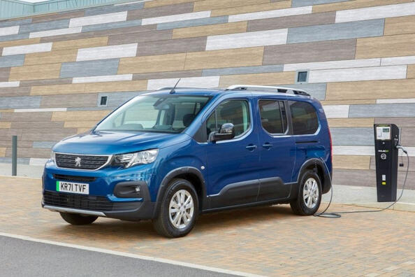 Test af den elektriske kompaktvan Peugeot e-Rifter