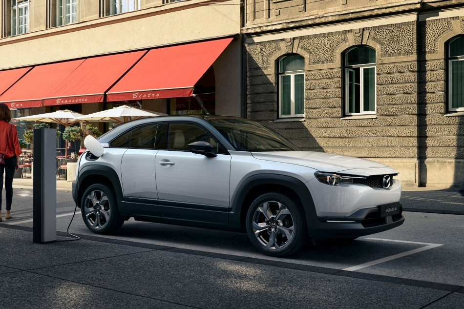 Første generation af den elektriske crossover Mazda MX-30