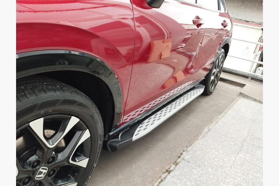 Honda ZR-V 2022– Shining sidetrin (2 stk., aluminium) Image