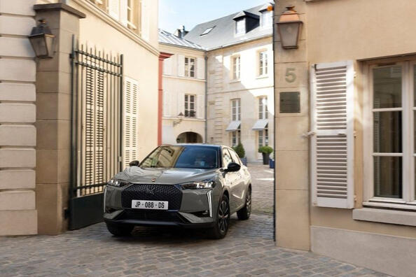 Test af den opdaterede elektriske crossover DS 3 E-Tense