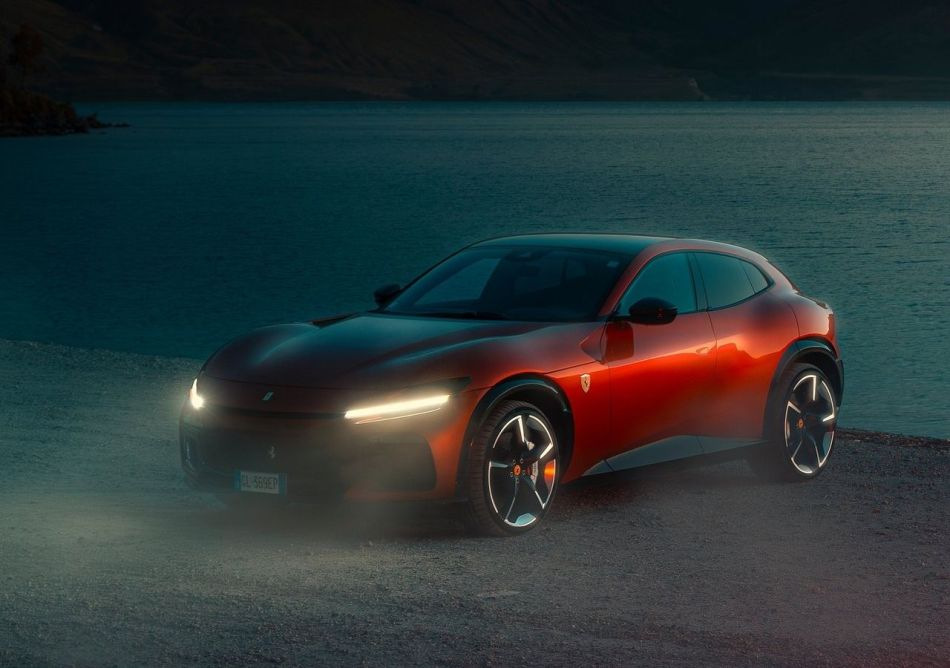 Test af den sportslige firehjulstrukne crossover Ferrari Purosangue