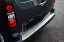 Peugeot Partner Tepee 2008–2018 OmsaLine bagkofangerbeskytter i rustfrit stål foto 2