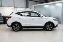 MG ZS 2017–2024 BlackLine sidetrin (2 stk., aluminium) foto 1