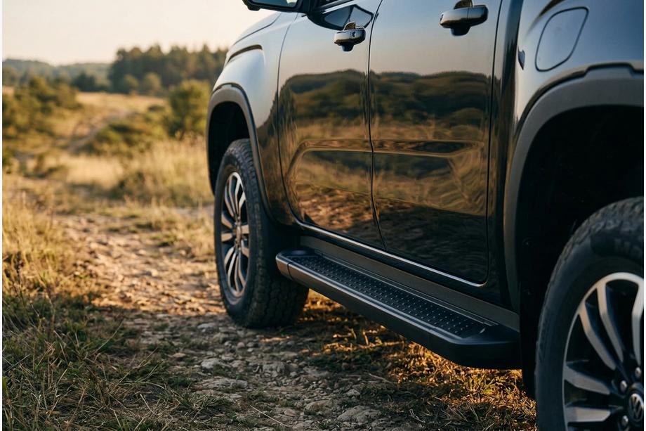 Volkswagen Amarok 2022– Allmond Black sidetrin (2 stk., aluminium) Image