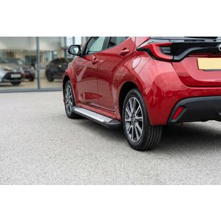 Sidetrin Allmond Grey (2 stk., aluminium) Toyota Yaris/Yaris Cross (XP210) 2020– foto 1
