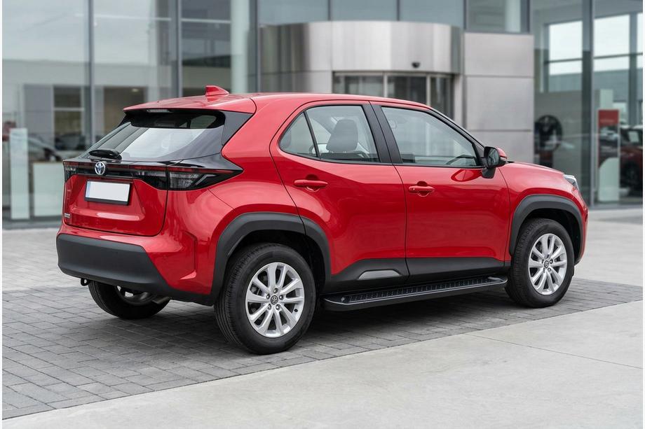 Toyota Yaris/Yaris Cross (XP210) 2020– Allmond Black sidetrin (2 stk., aluminium) Foto 1