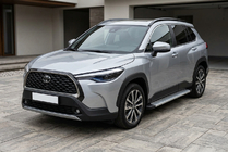 Toyota Corolla Cross 2020– Sideskørter Maya V2 (2 stk., aluminium) foto 1