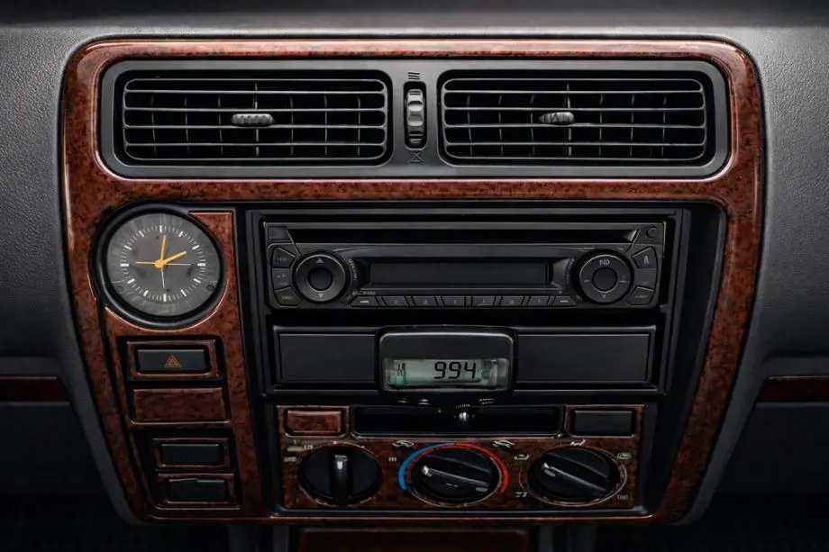 Toyota Land Cruiser 90 Prado 1996–2002 Instrumentbordpanel-oversæt V2 Image