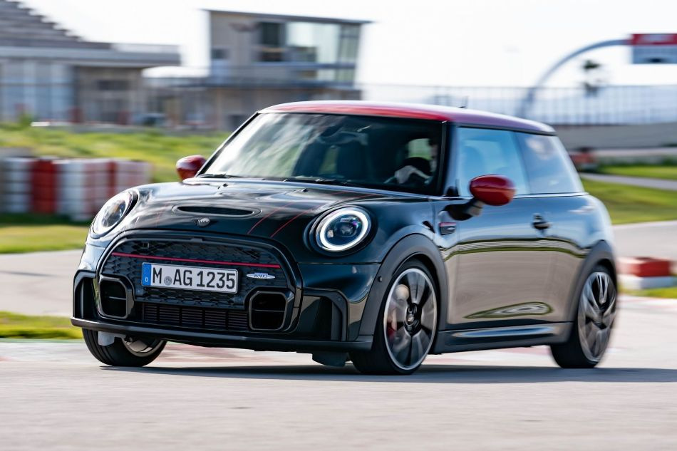 Test af den 'skarpe' hot hatch MINI John Cooper Works 3D i 3. generation