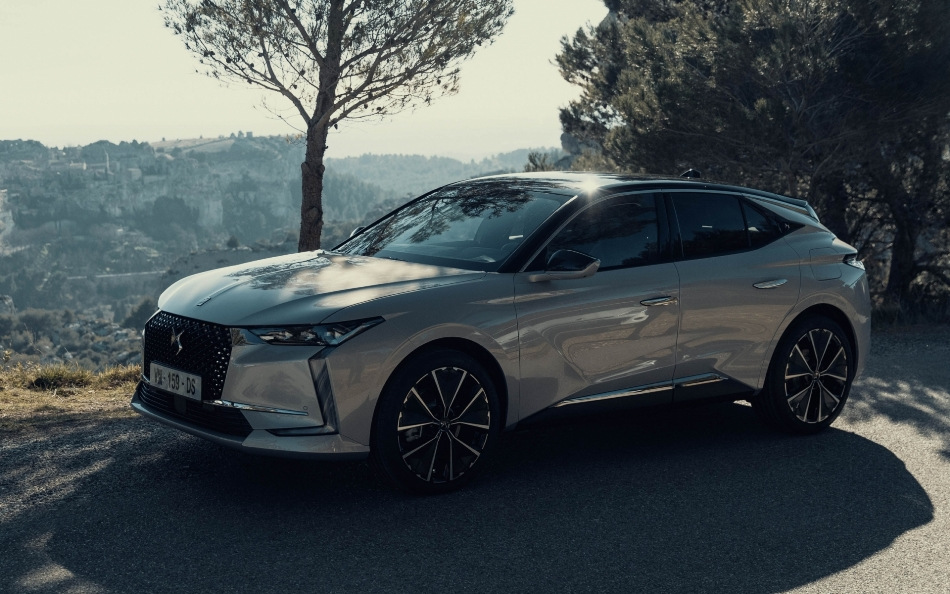 DS 4 i anden generation: stilfuld og praktisk crossover-hatch