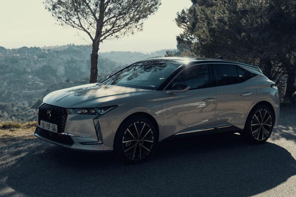 DS 4 i anden generation: stilfuld og praktisk crossover-hatch
