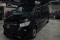 Mercedes Sprinter W907/W910 2018– Frontkofanger med grill i ABS (til lakering) foto 2