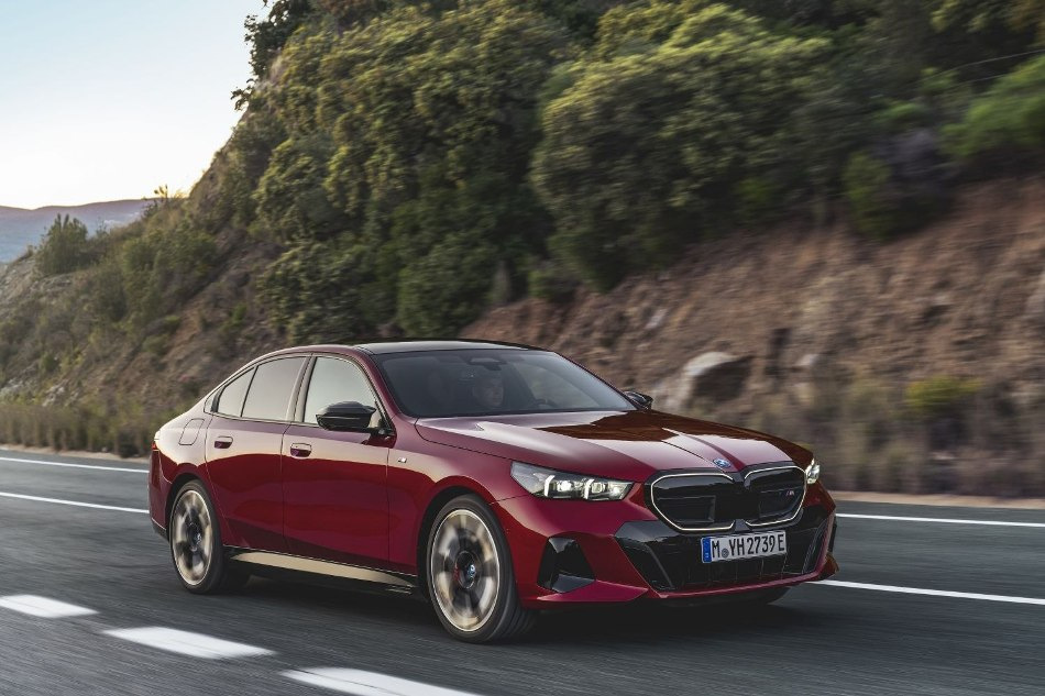 BMW i5: luksus-elbil med dynamisk karakter