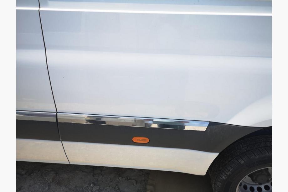 Mercedes Sprinter W907/W910 2018– Dørlister i rustfrit stål (10 stk.) (ExtraLong) Foto 4