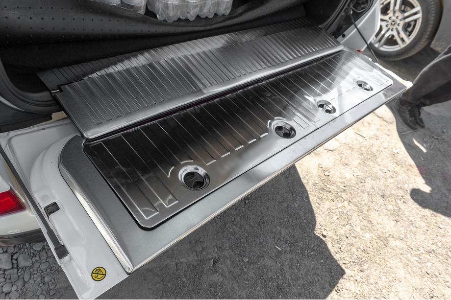 Toyota Land Cruiser 200 2007–2021 Sæt indsatser til bagagerum (rustfrit stål) Image