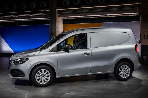 Test af den kompakte byvarevogn Mercedes-Benz Citan Furgon Foto 2