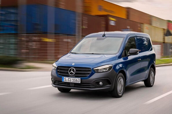 Test af den kompakte byvarevogn Mercedes-Benz Citan Furgon Foto 3