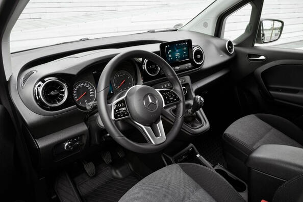 Test af den kompakte byvarevogn Mercedes-Benz Citan Furgon Foto 6