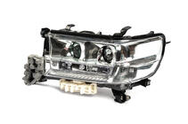 Toyota Land Cruiser 200 2007–2021 Venstre forlygte 2016+ (Original) foto 2