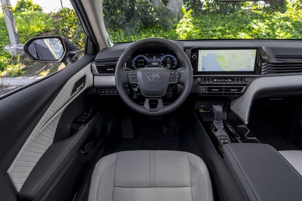 Toyota Camry 9. generation: komfort og teknologi på nyt niveau Foto 6