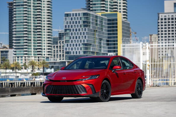 Toyota Camry 9. generation: komfort og teknologi på nyt niveau Foto 4