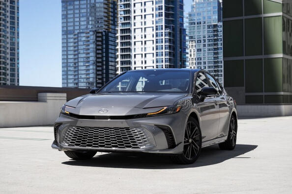 Toyota Camry 9. generation: komfort og teknologi på nyt niveau Foto 2
