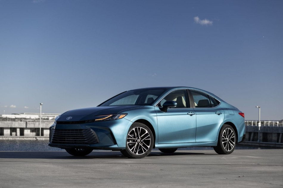 Toyota Camry 9. generation: komfort og teknologi på nyt niveau
