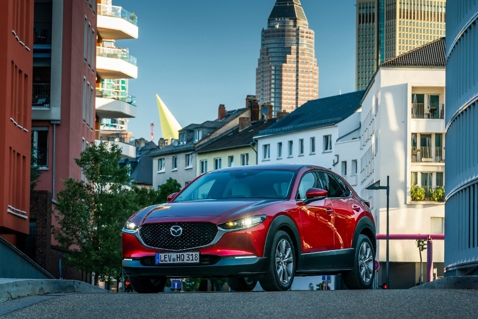 Mazda CX-30: anmeldelse af en stilfuld og praktisk crossover
