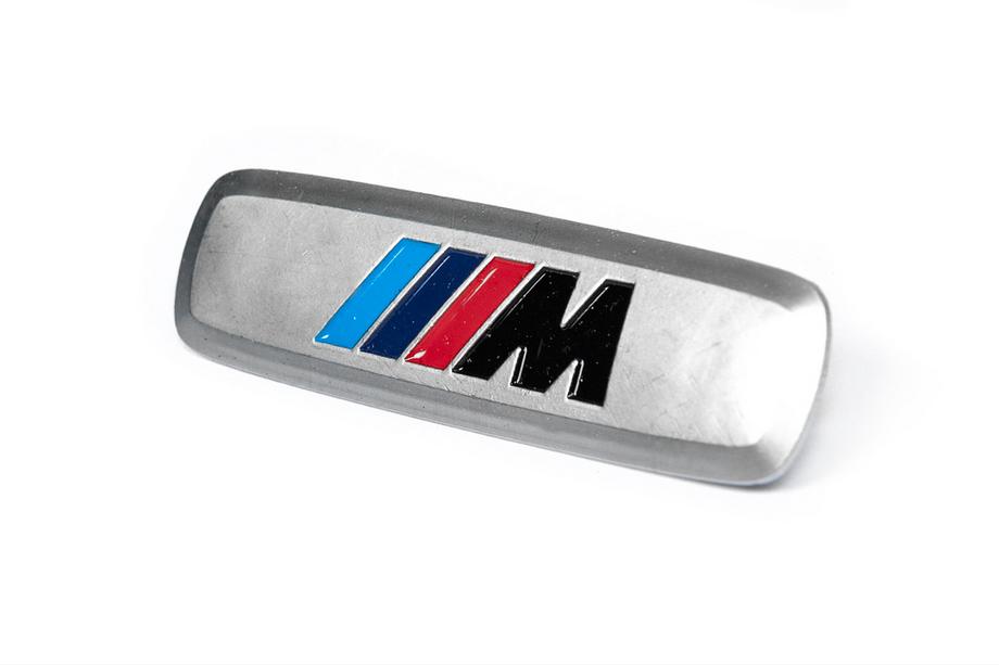 BMW Aluminium emblem til bilmåtter (1 stk., M Series) Foto 2