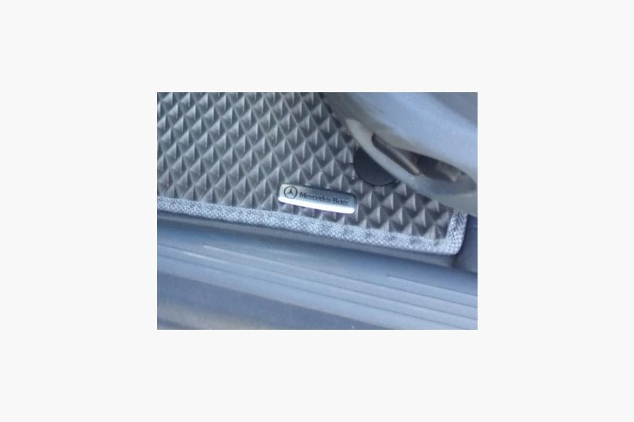 Mercedes-Benz Mercedes aluminiums emblem til måtter (1 stk.) Foto 6