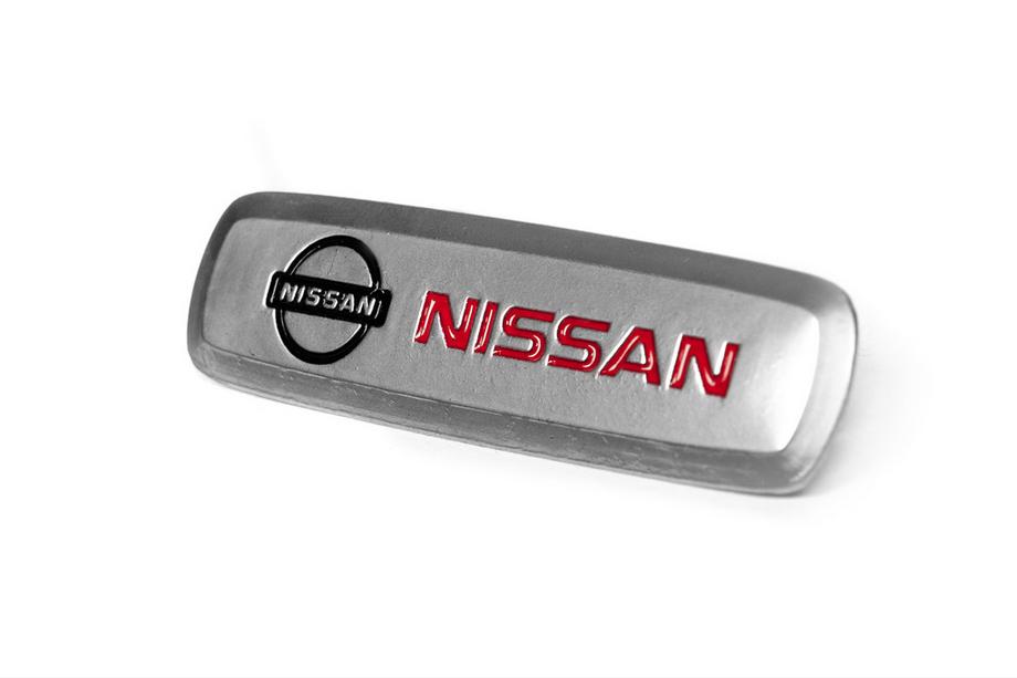 Nissan Aluminium emblem til bilmåtter (1 stk.) Foto 2