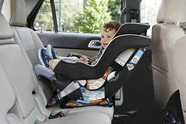 Nyttige råd til sikker kørsel med barn i bilen Foto 1