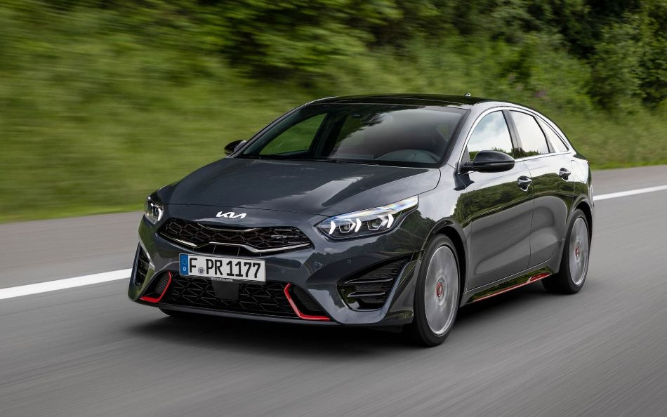 Test af den opdaterede sportsstationcar KIA ProCeed GT