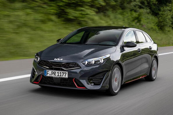 Test af den opdaterede sportsstationcar KIA ProCeed GT