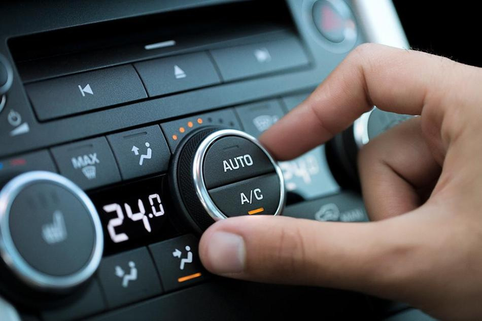Sådan bruger du bilens aircondition korrekt i varmen