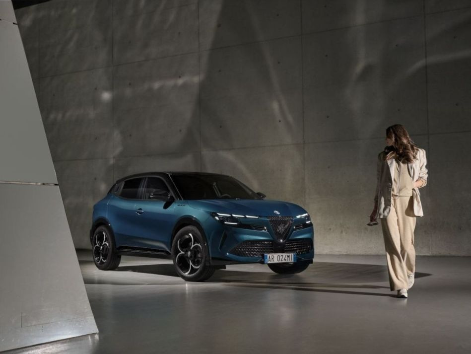 Test af crossoveren Alfa Romeo Junior 2024