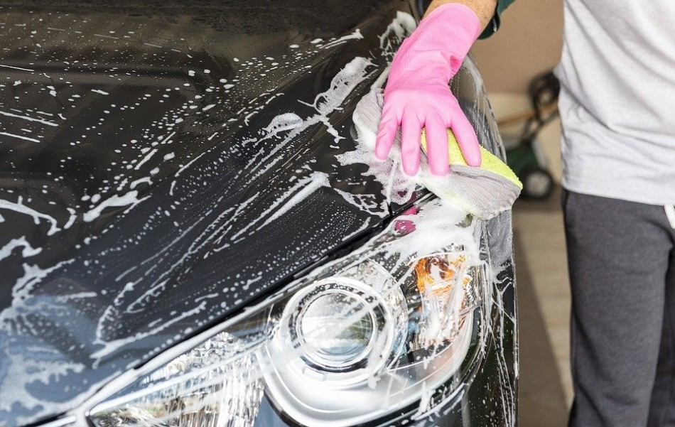 Vælg autoshampoo: sådan vasker du bilen korrekt
