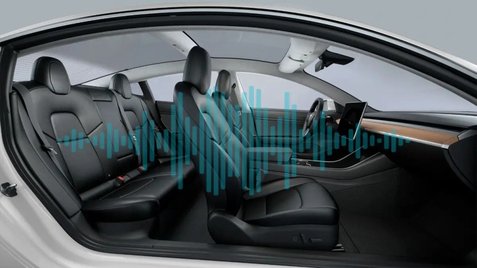 Hvad er aktiv støjreduktion i bilen, og hvordan virker det?