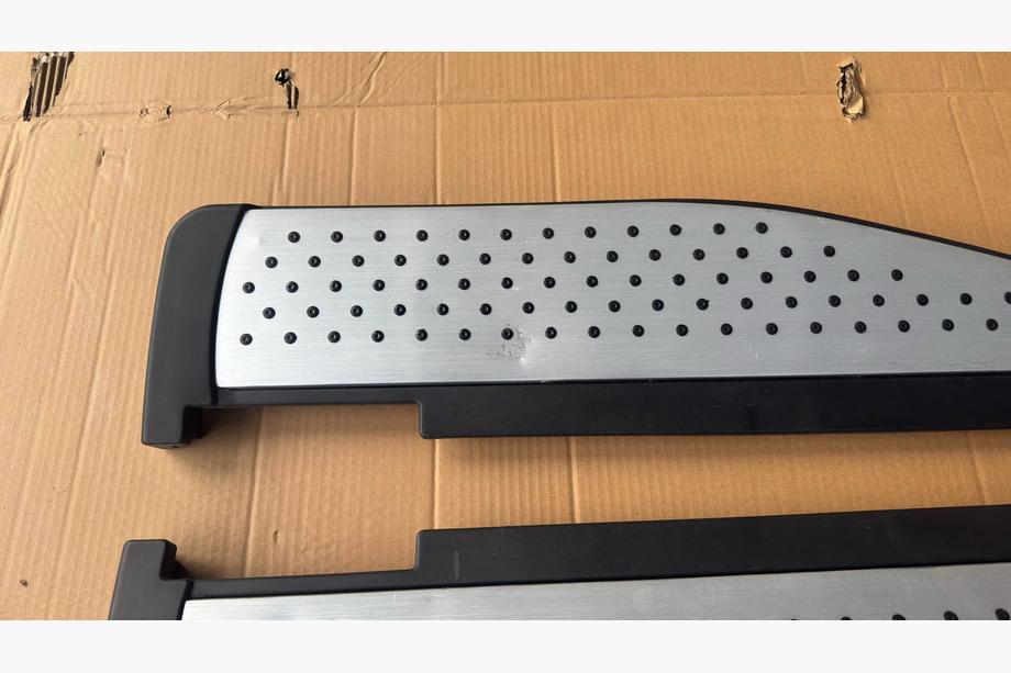 Honda CRV 2012–2016 Udsalg Originale sidetrin (2 stk., aluminium) Foto 3